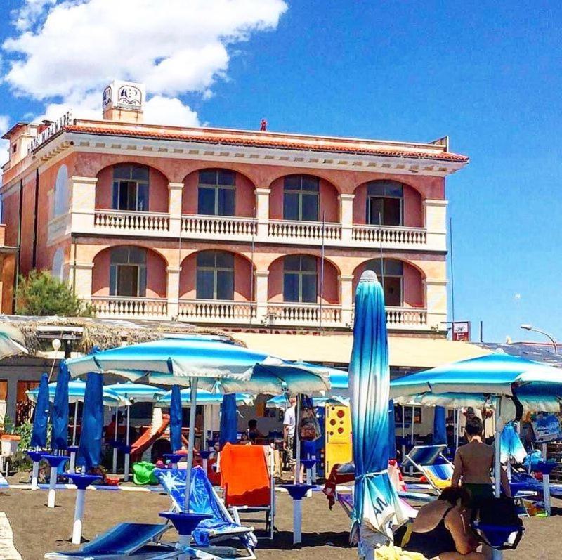 Hotel Miramare Ladispoli Exterior photo