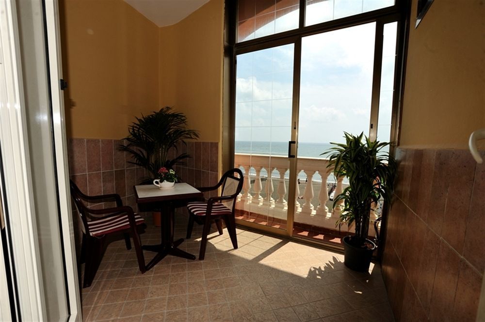 Hotel Miramare Ladispoli Exterior photo